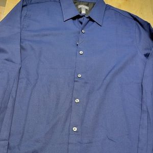 Men's van Heusen button up shirt